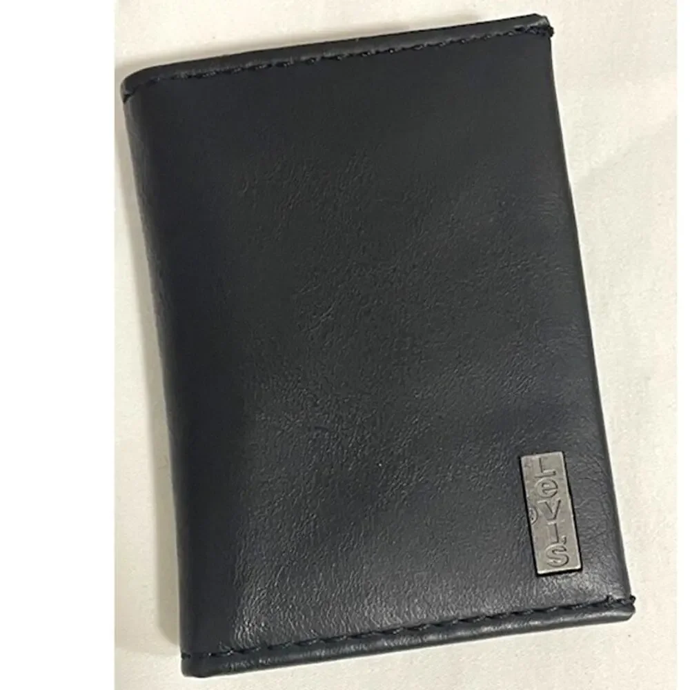 NWT Levi's Black Leather Wallet Credit Card Magnetic Clip ID Sleeve